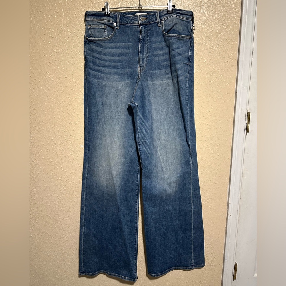 True Religion Wide Leg High Rise Flare Jeans Size 34 Stretchy Women’s